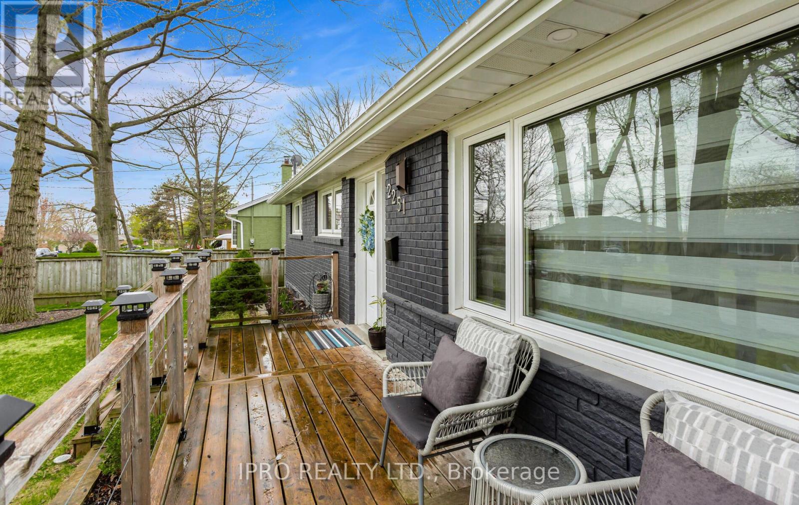 2251 Sunnydale Drive, Burlington, Ontario  L7P 1G2 - Photo 5 - W12122899