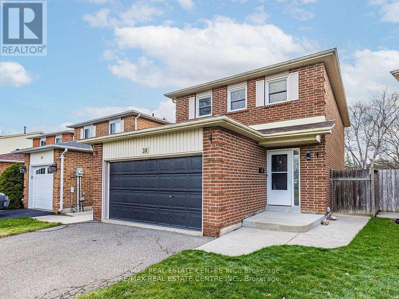 28 HUNTLEY COURT, Brampton, Ontario