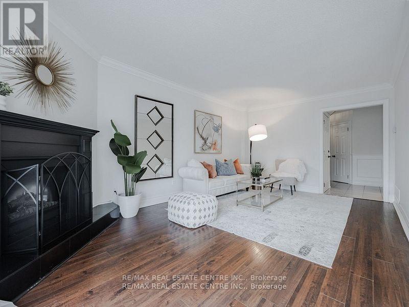 28 Huntley Court, Brampton, Ontario  L6Z 1X8 - Photo 10 - W12122923
