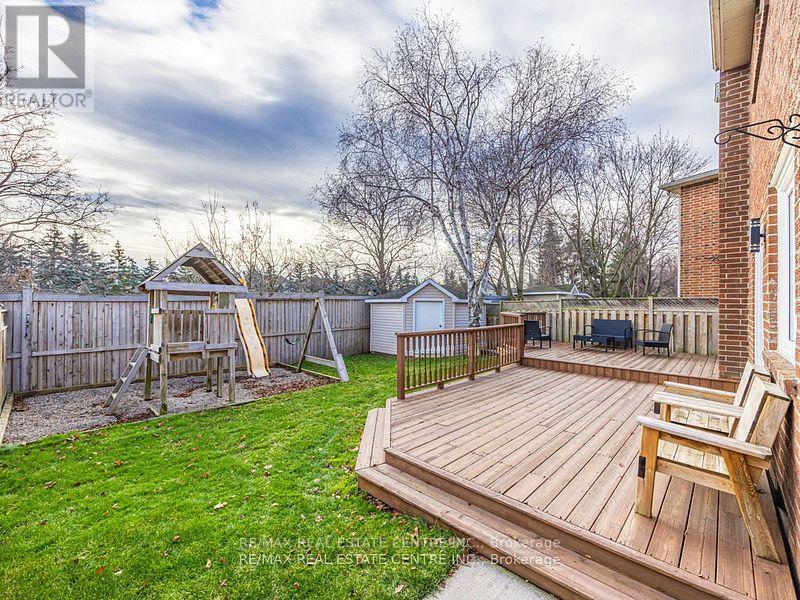 28 Huntley Court, Brampton, Ontario  L6Z 1X8 - Photo 2 - W12122923