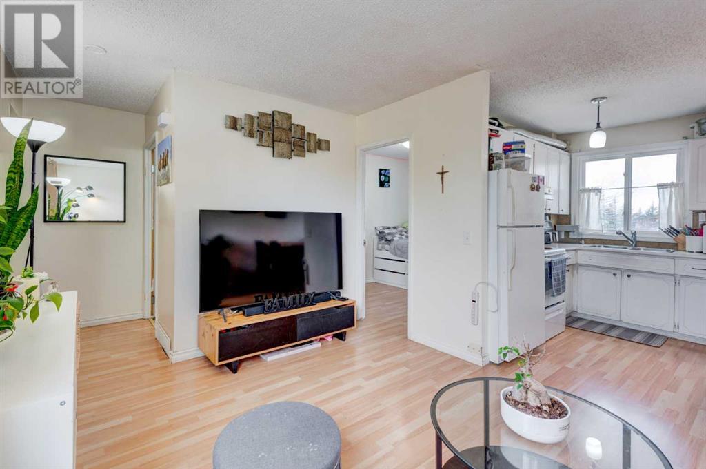 1107 52a Street Se, Calgary, Alberta  T2A 1V2 - Photo 10 - A2215841