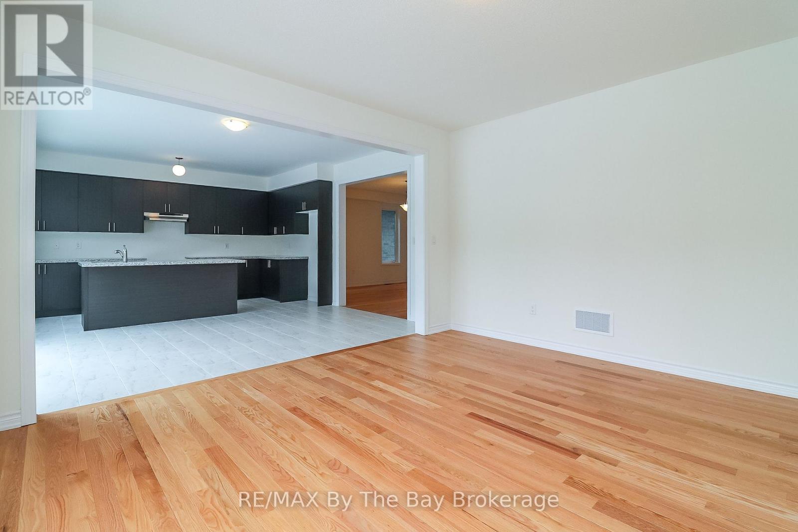 151 Rosanne Circle, Wasaga Beach, Ontario  L9Z 0N1 - Photo 26 - S11962128