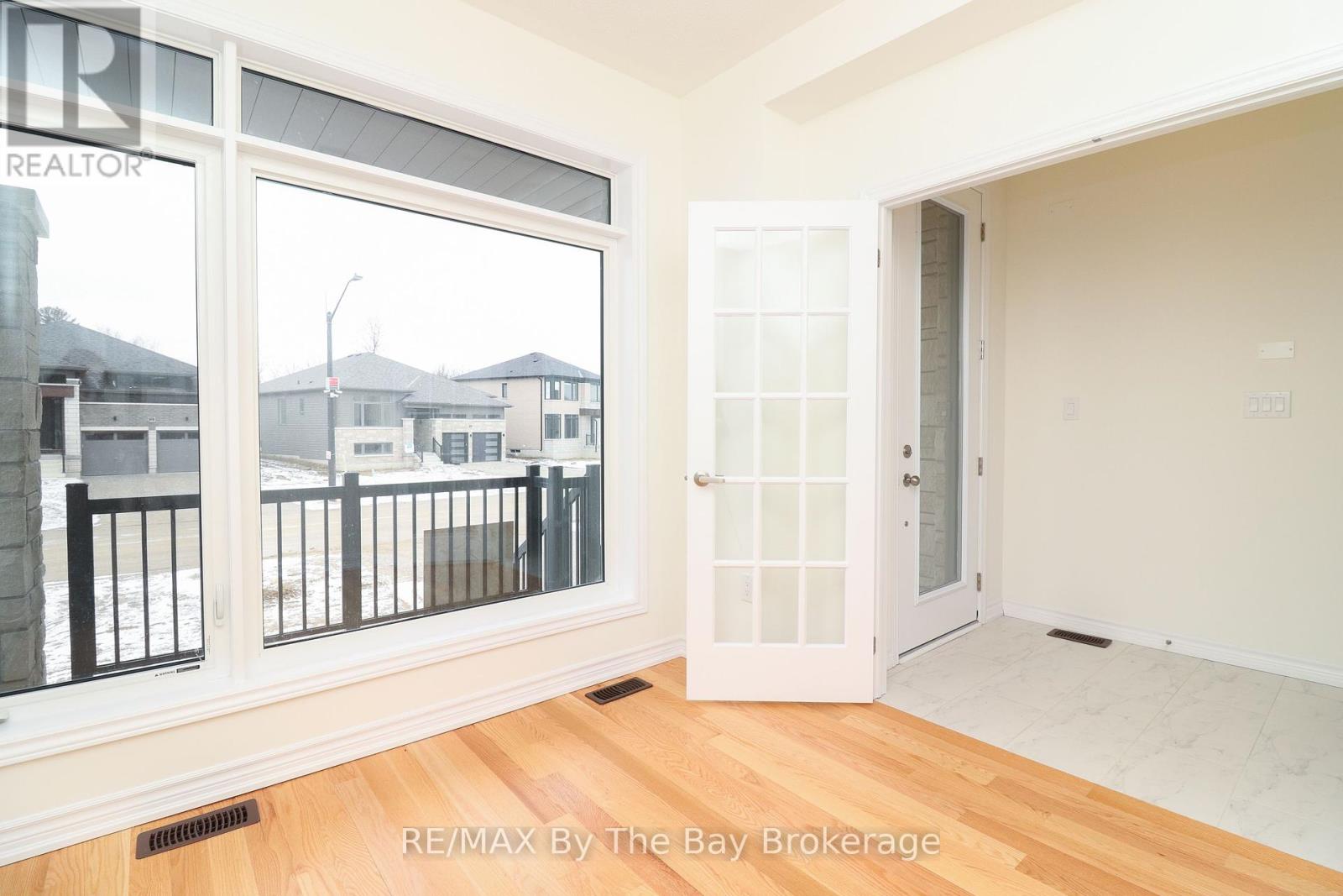 151 Rosanne Circle, Wasaga Beach, Ontario  L9Z 0N1 - Photo 11 - S11962128