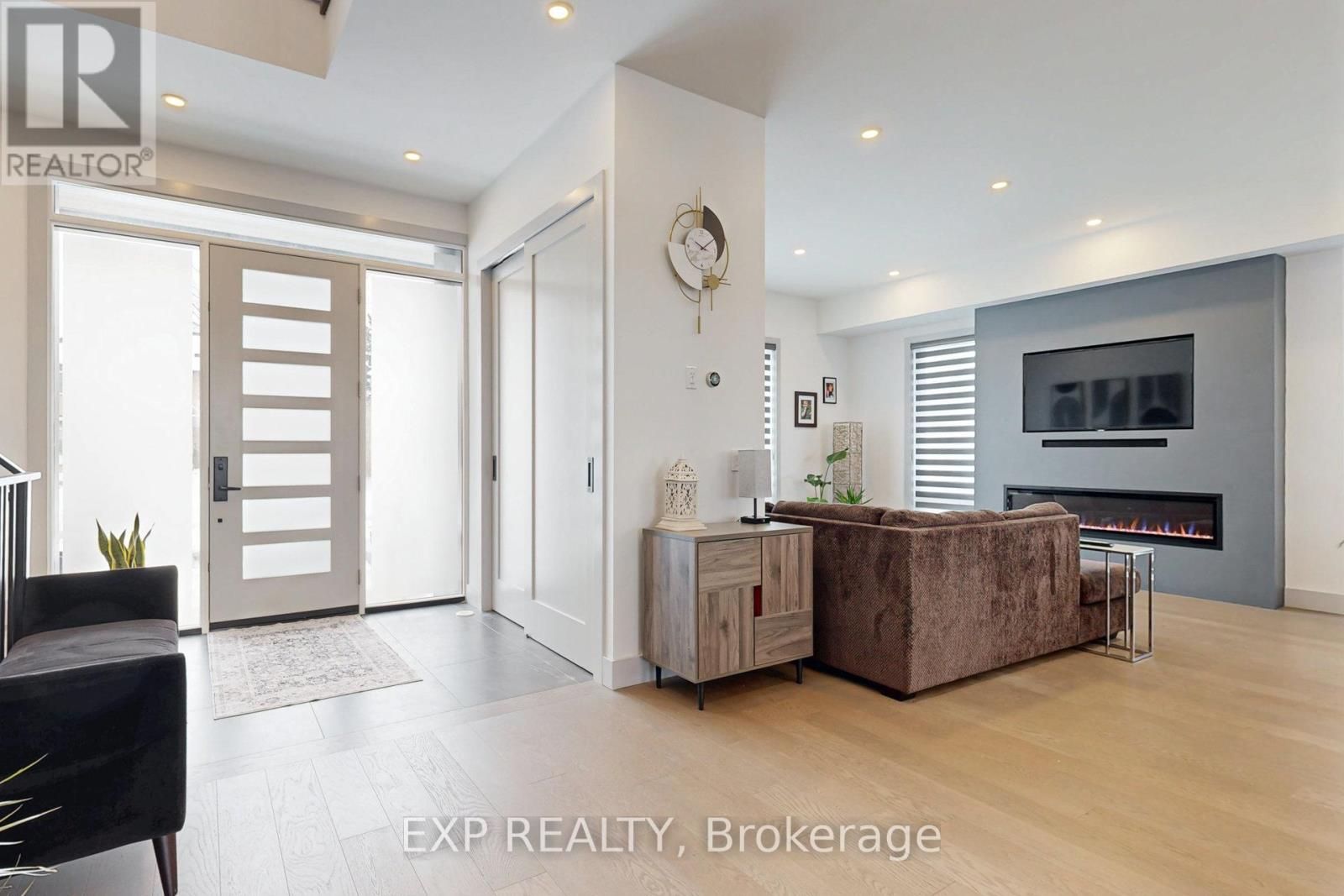 169 Euston Road, Burlington, Ontario  L7L 4V7 - Photo 5 - W11967591