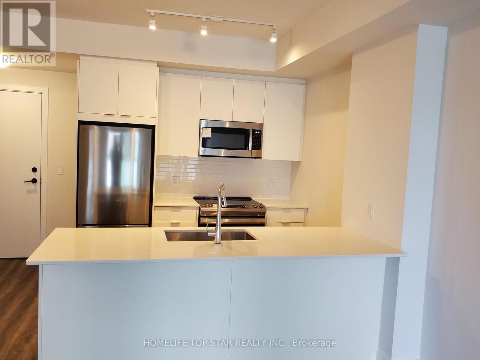620 - 430 Square One Drive, Mississauga, Ontario  L5B 3Y1 - Photo 15 - W12110747
