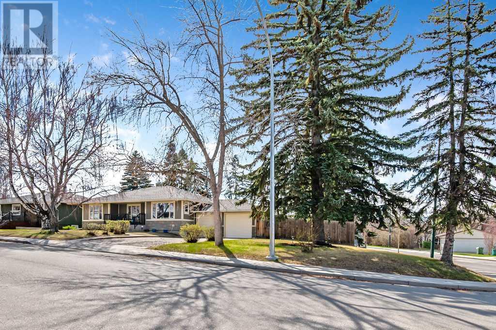 Property at 3203 27 Street SW image 4