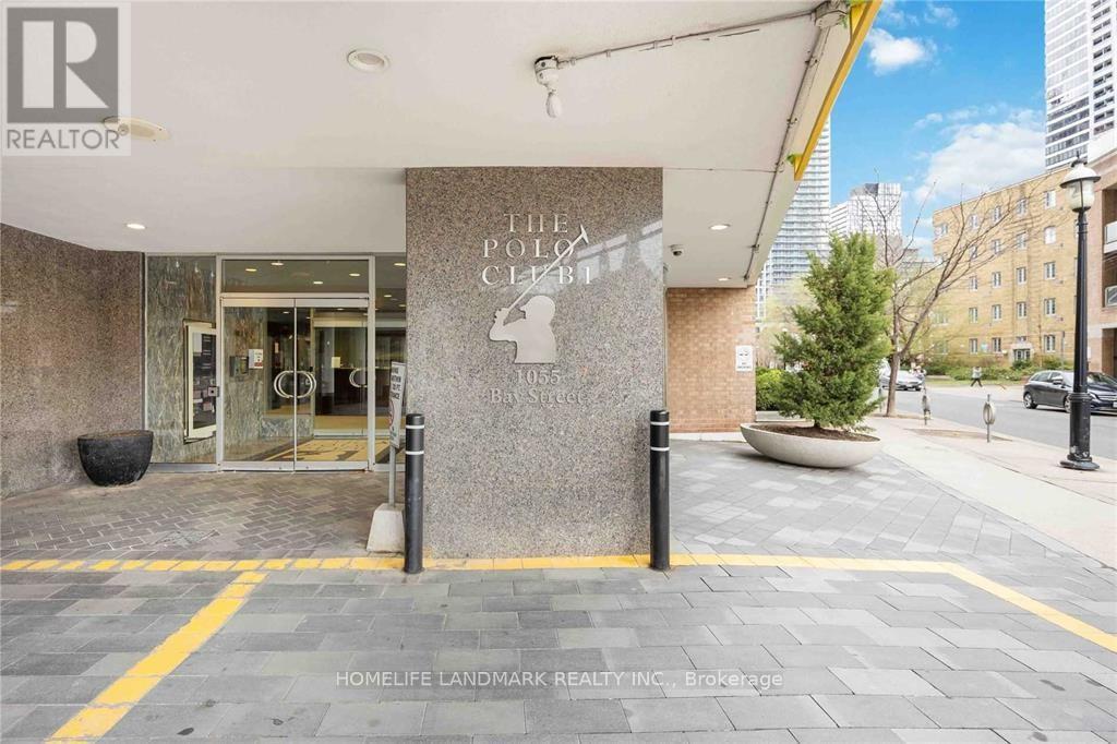 1712 - 1055 Bay Street, Toronto, Ontario  M5S 3A3 - Photo 3 - C12122938