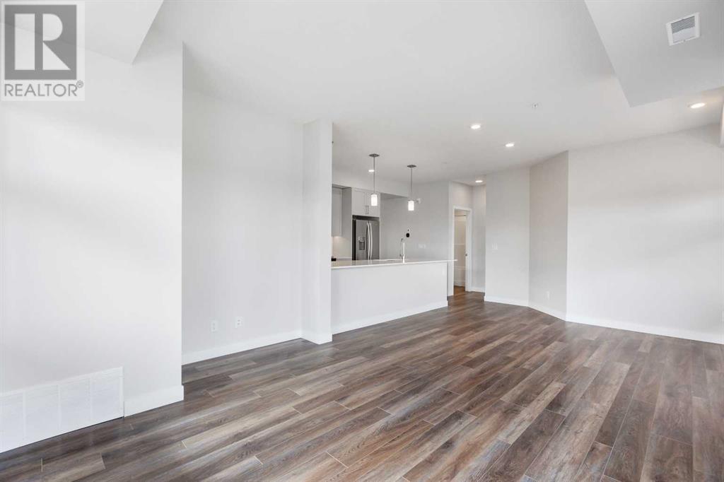 Property at 202, 255 Les Jardins Park SE image 4