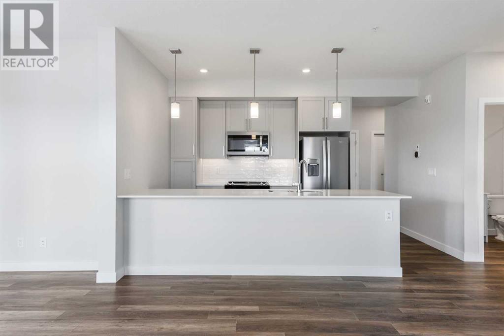 Property at 202, 255 Les Jardins Park SE image 5