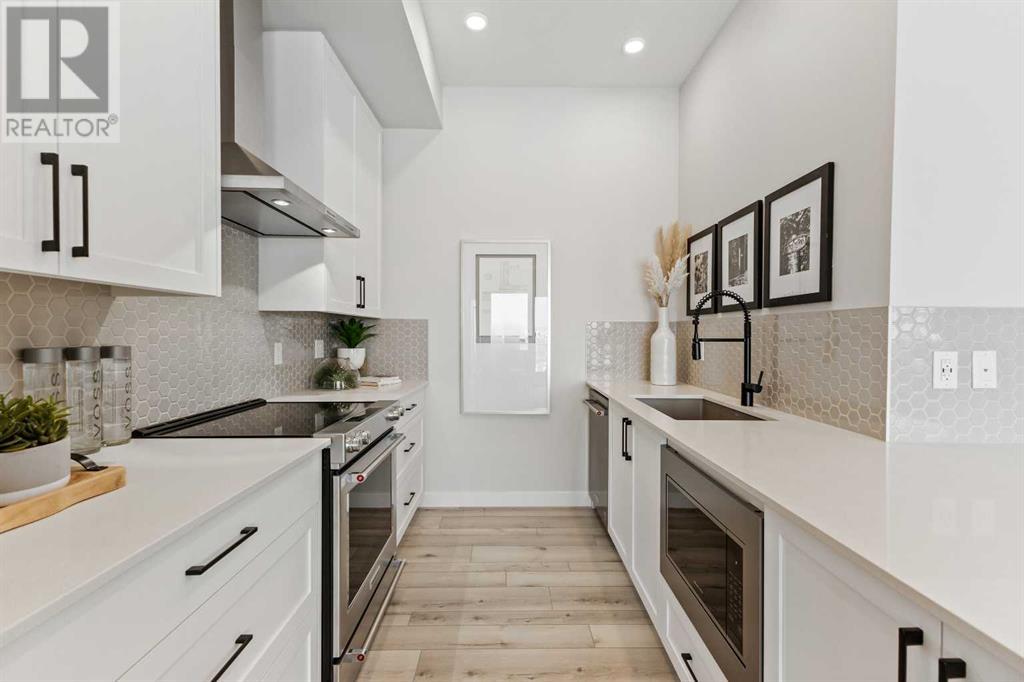 Property at 413, 255 Les Jardins Park SE image 3