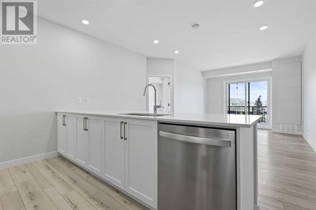 Property at 310, 255 Les Jardins Park SE image 3