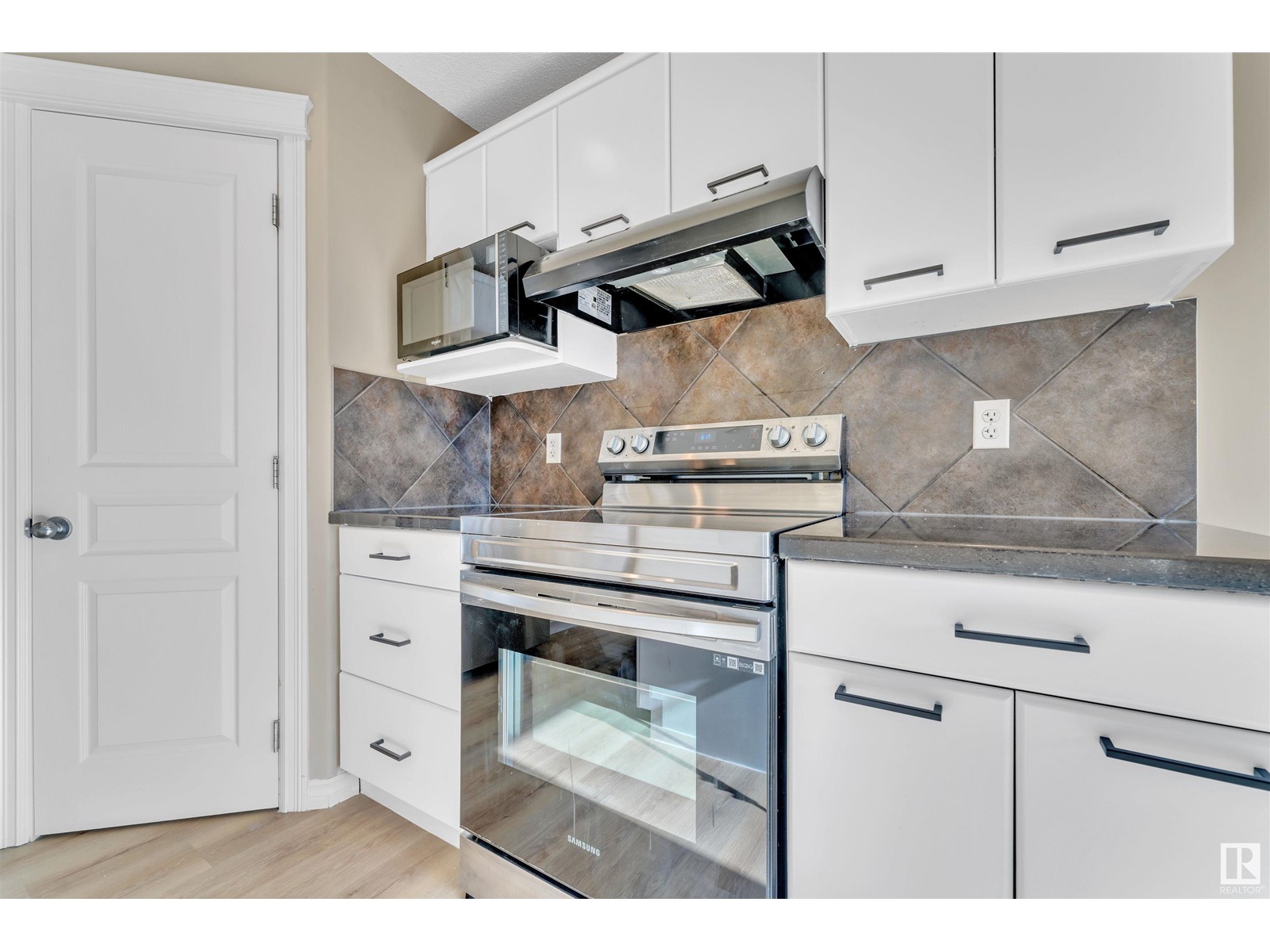 3224 22 St Nw, Edmonton, Alberta  T6T 0A9 - Photo 8 - E4434420