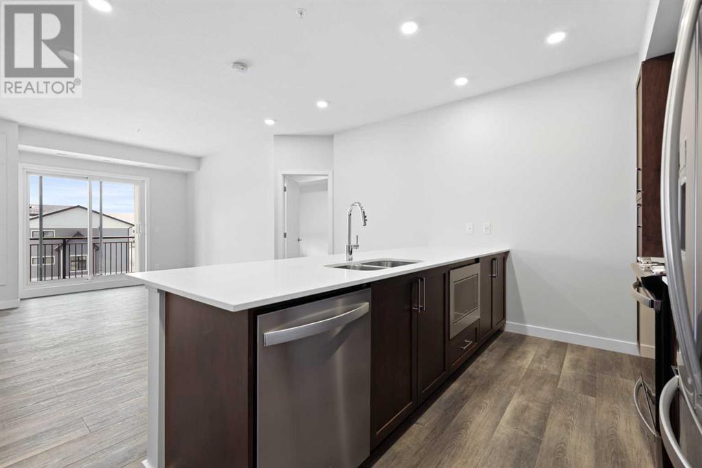 Property at 320, 255 Les Jardins Park SE image 4