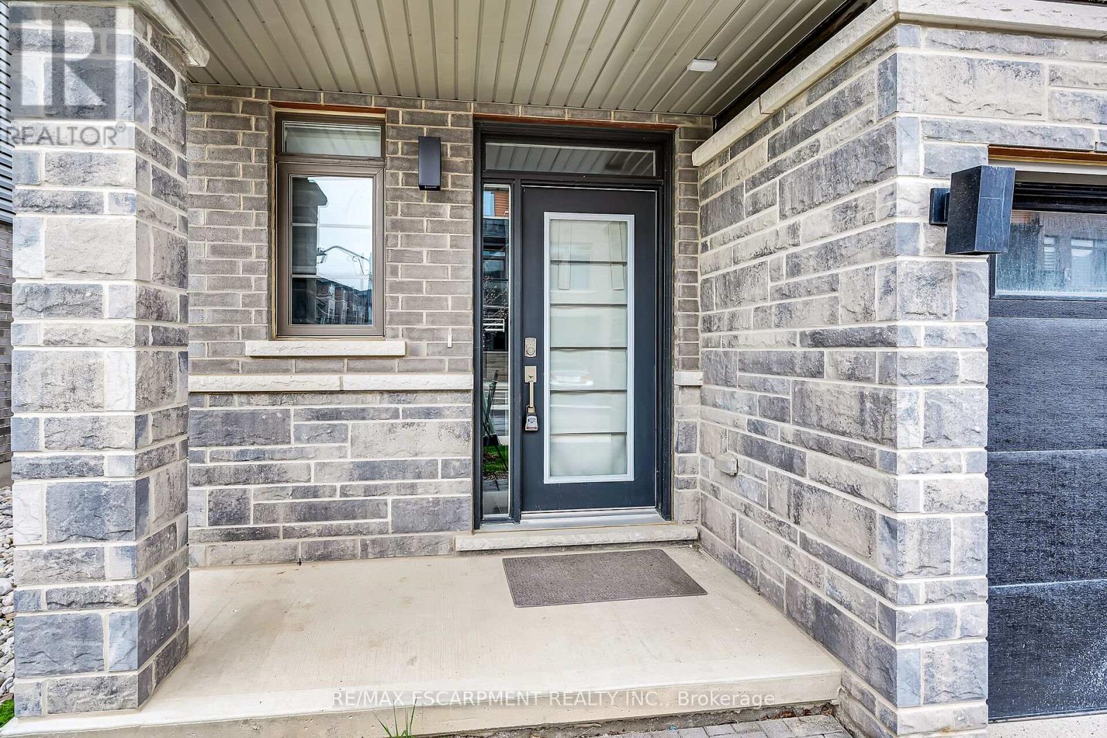 13 - 61 Soho Street, Hamilton (Stoney Creek), Ontario  L8J 0M6 - Photo 4 - X12122936