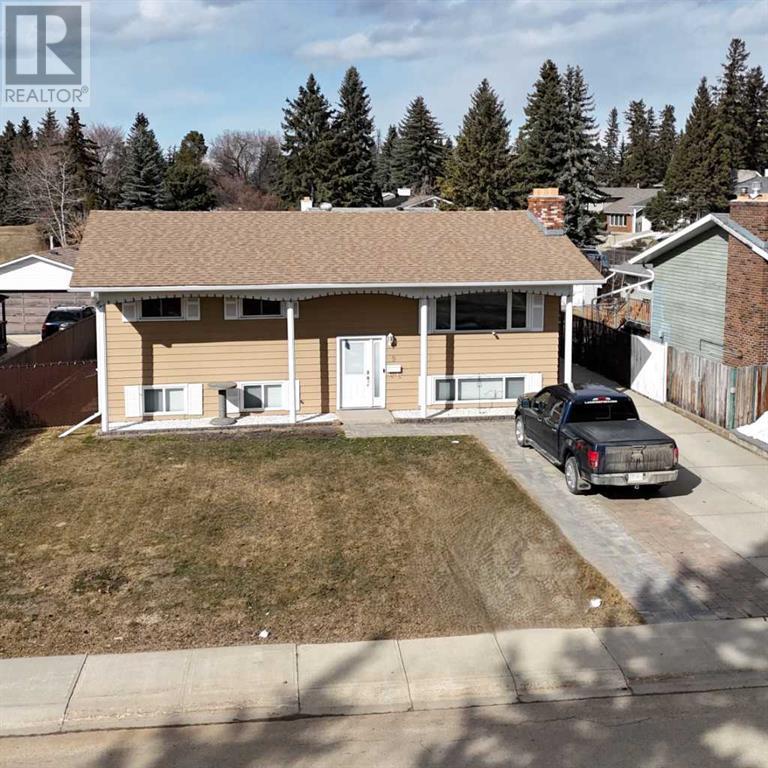 9 Page Avenue, Red Deer, Alberta