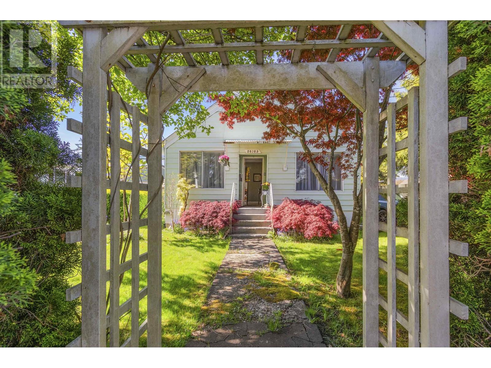 Property at 20283 LORNE AVENUE image 2