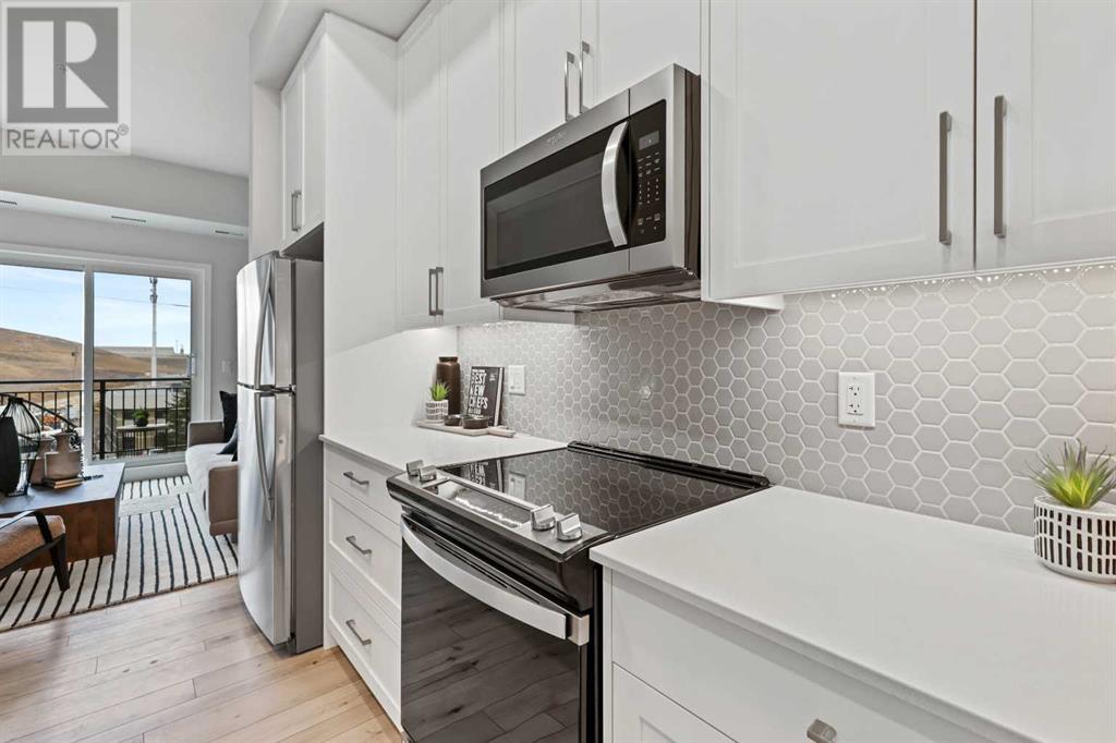 Property at 421, 255 Les Jardins Park SE image 5