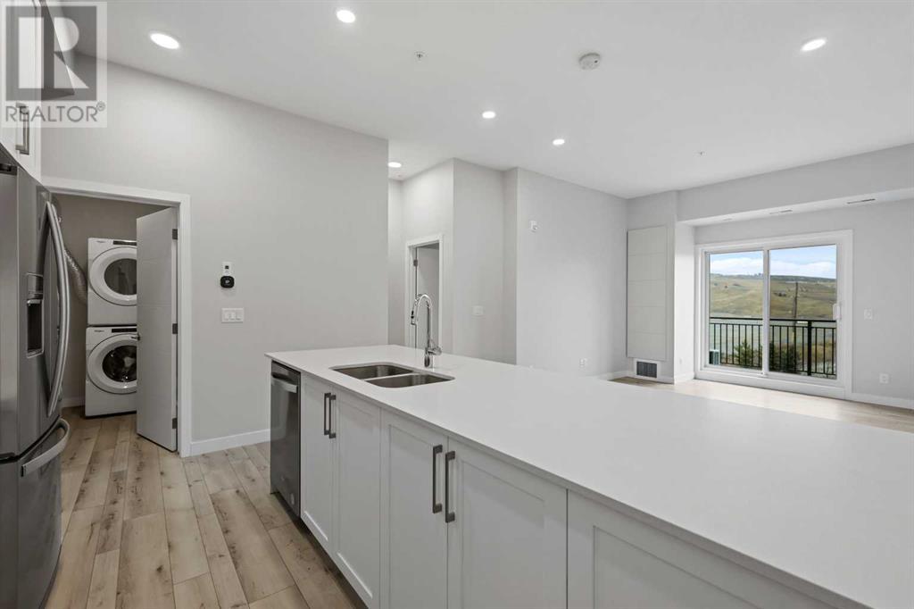 Property at 423, 255 Les Jardins Park SE image 3