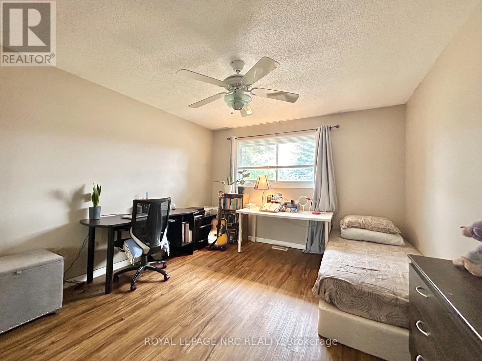 Upper Unit - 6355 Armstrong Drive, Niagara Falls (West Wood), Ontario  L2H 2L8 - Photo 10 - X12122983