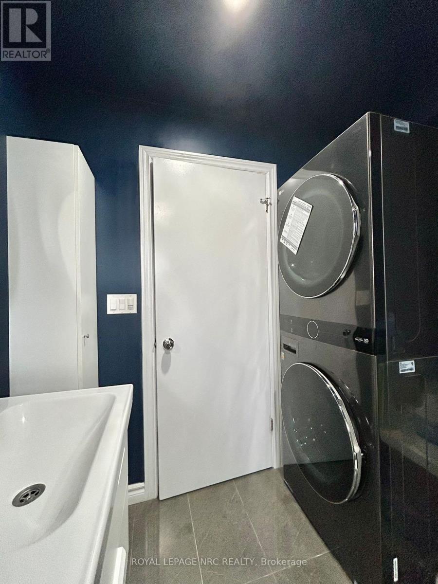 Upper Unit - 6355 Armstrong Drive, Niagara Falls (West Wood), Ontario  L2H 2L8 - Photo 17 - X12122983