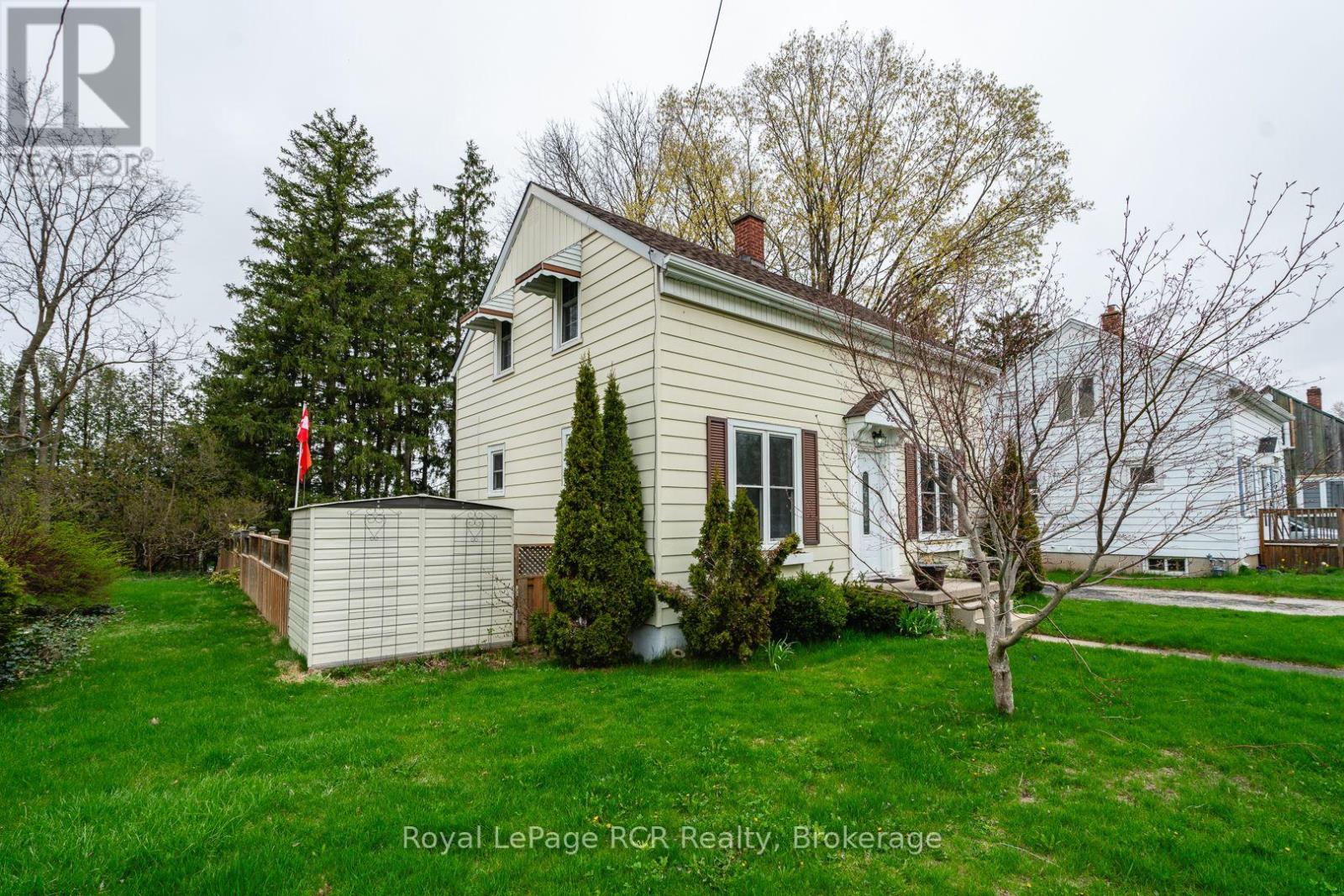 Property at 82 7TH STREET image 2