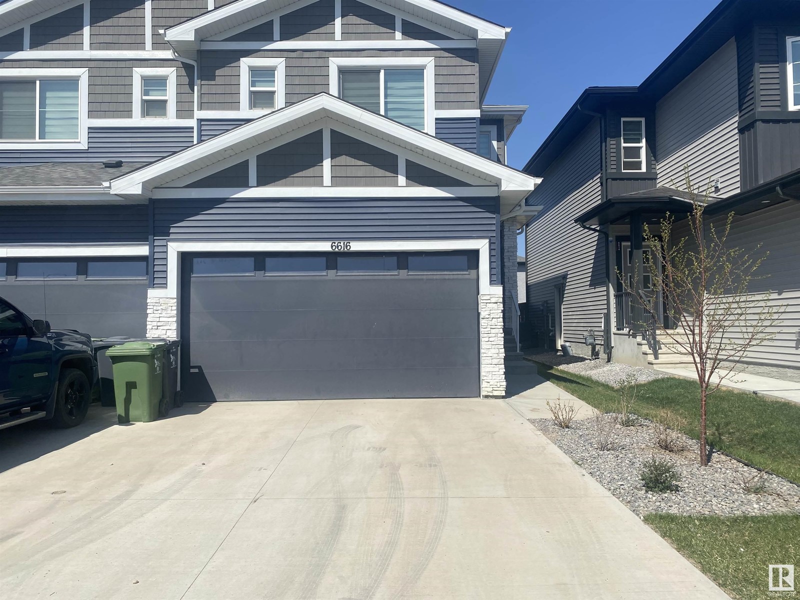 Property at 6616 37 AV image 1