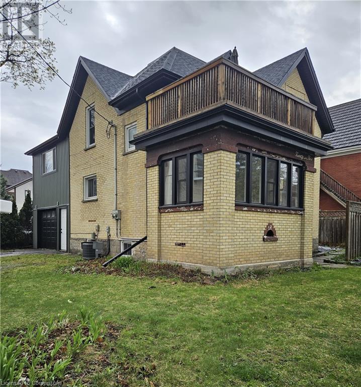 25 CLARENCE Place, Kitchener, Ontario