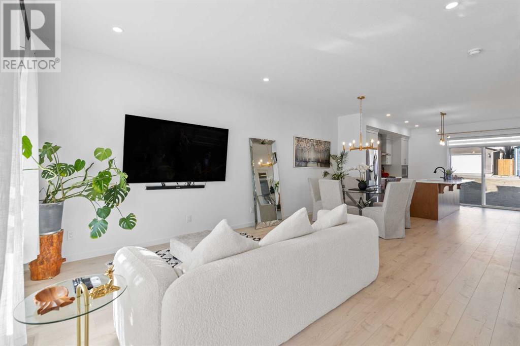 Property at 226 Edith Road NW image 2