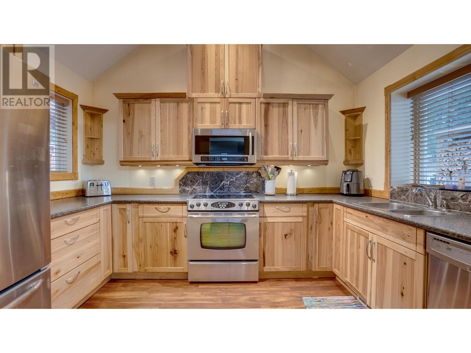 810 Firwood Road, Kelowna, British Columbia  V1Z 3V5 - Photo 14 - 10333521