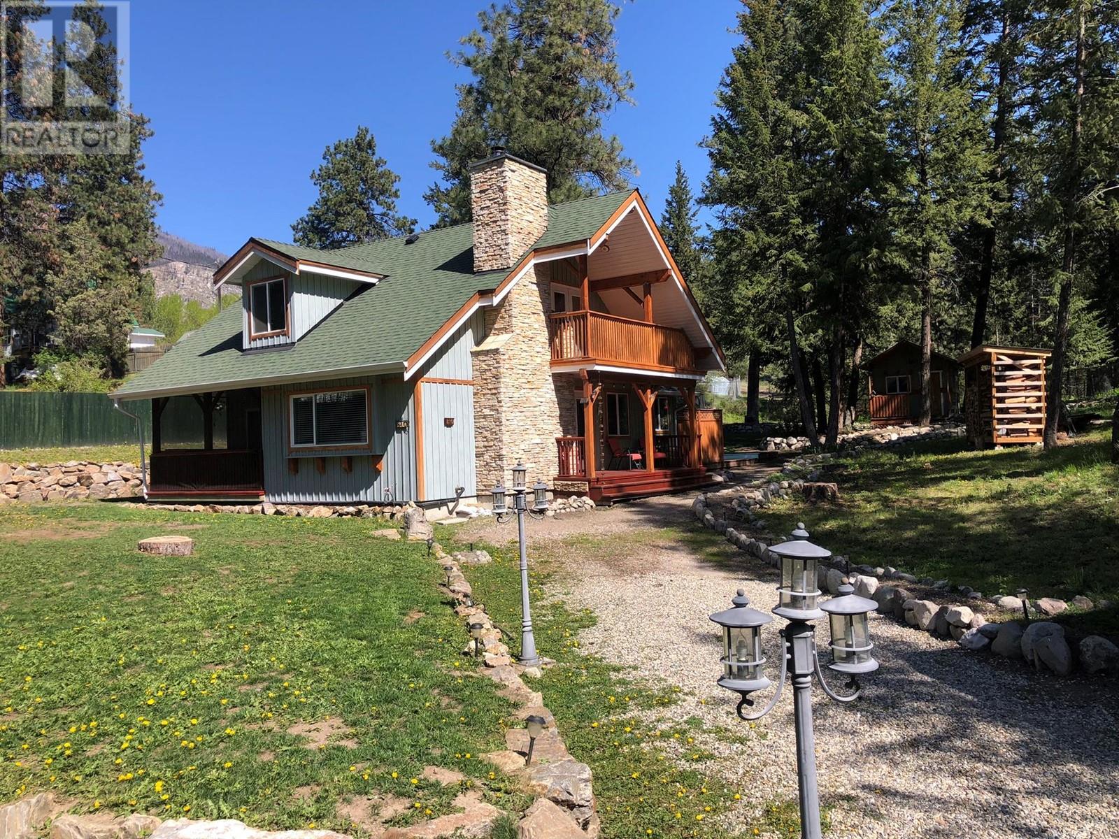Property at 810 Firwood Road image 3