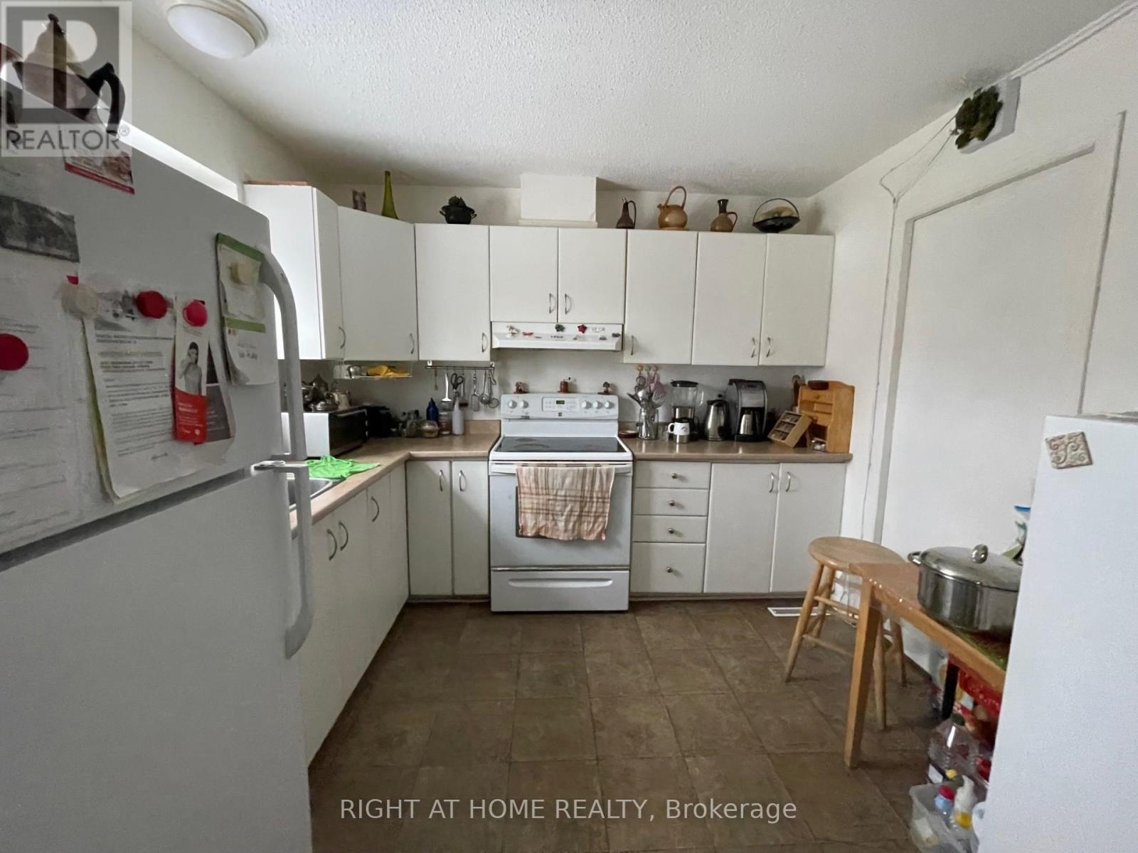 52 - 125 Pickford Drive, Ottawa, Ontario  K2L 2C3 - Photo 3 - X12085058