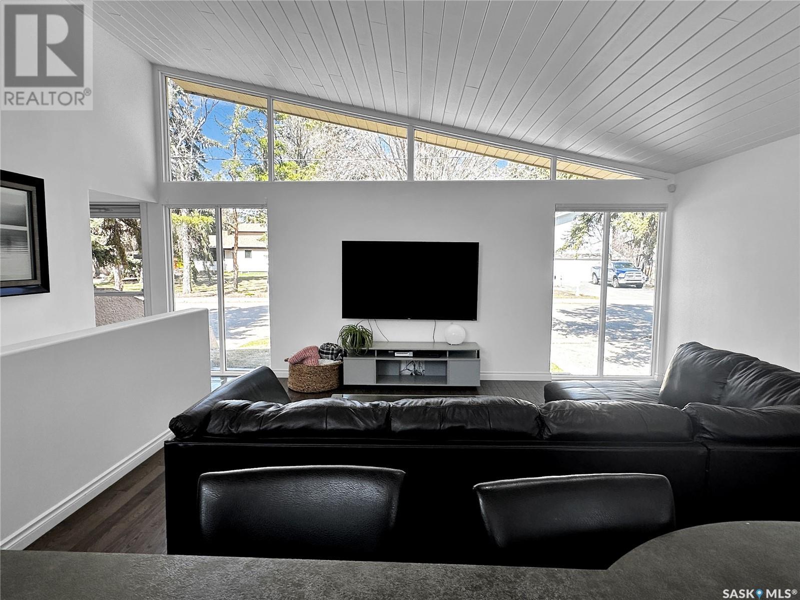 Property at 511 11th AVENUE image 4