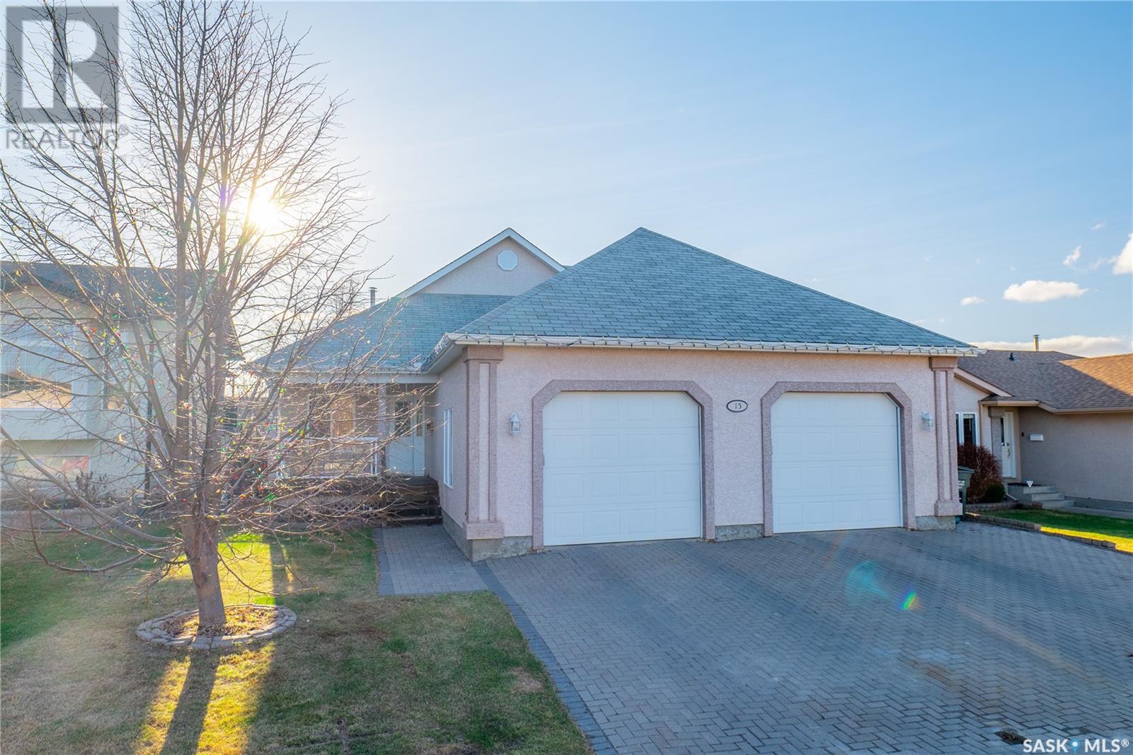 Property at 15 Longpre CRESCENT image 2