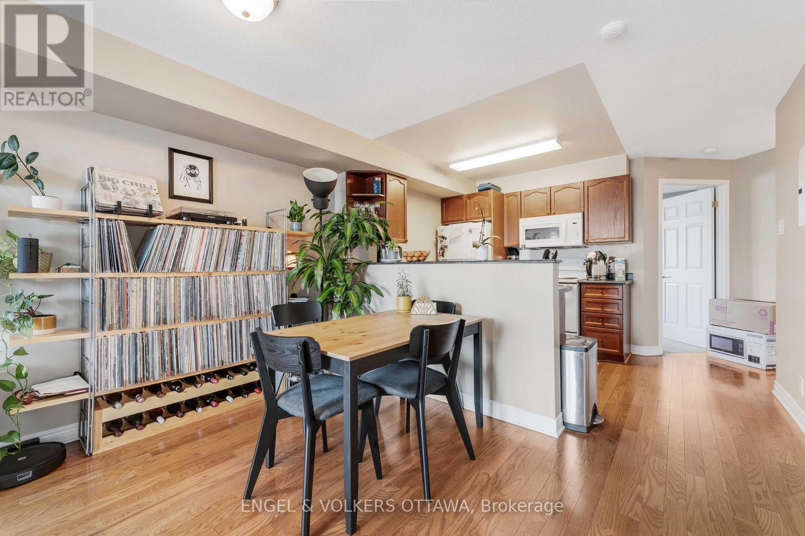 1112 - 429 Somerset Street W, Ottawa, Ontario  K2P 2P5 - Photo 8 - X12123024