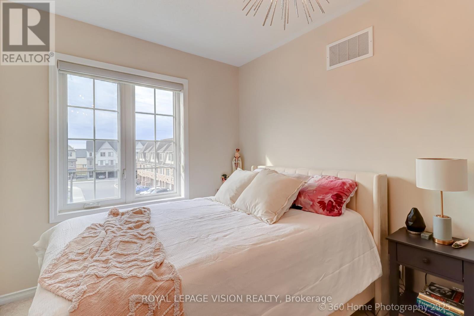 213 Danzatore Path, Oshawa, Ontario  L1L 0P9 - Photo 19 - E12123017