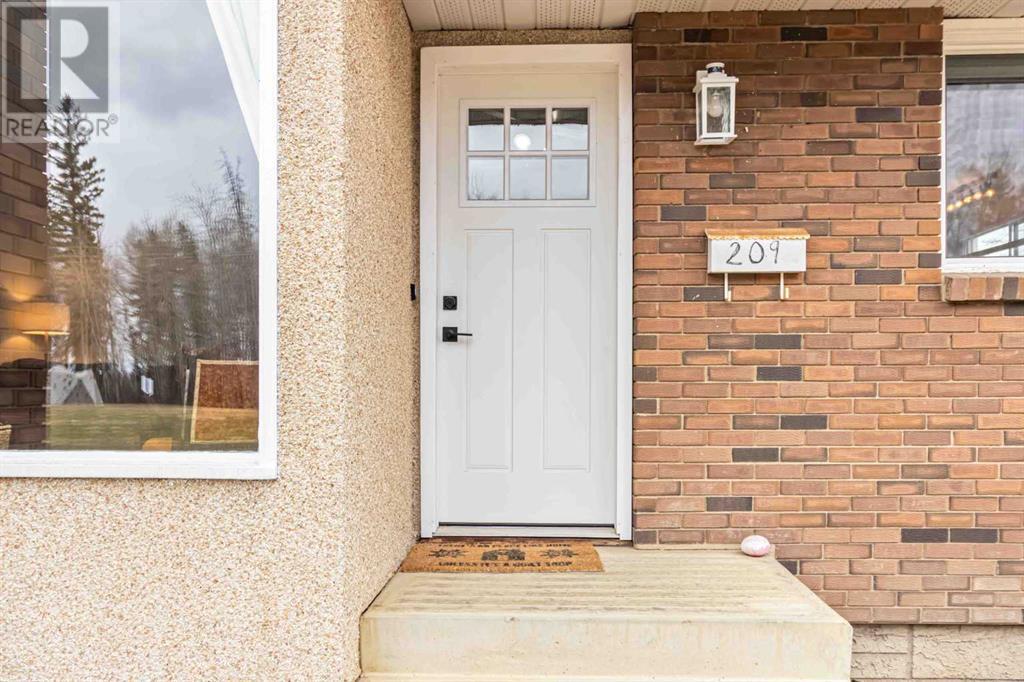 Property at 209 Woodland Drive image 3
