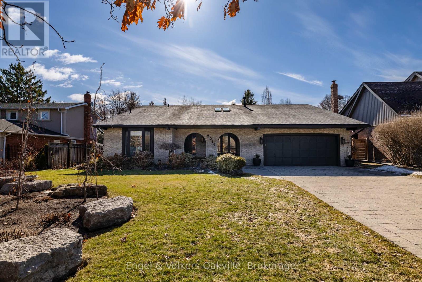Property at 2044 MISSISSAUGA ROAD image 3