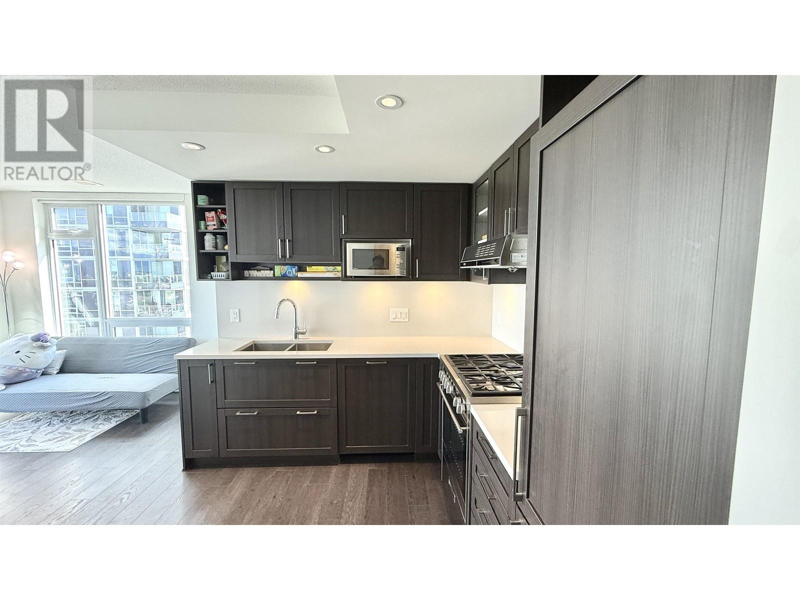 Listing Picture 6 of 28 : 1902 5470 ORMIDALE STREET, Vancouver / 溫哥華 - 魯藝地產 Yvonne Lu Group - MLS Medallion Club Member