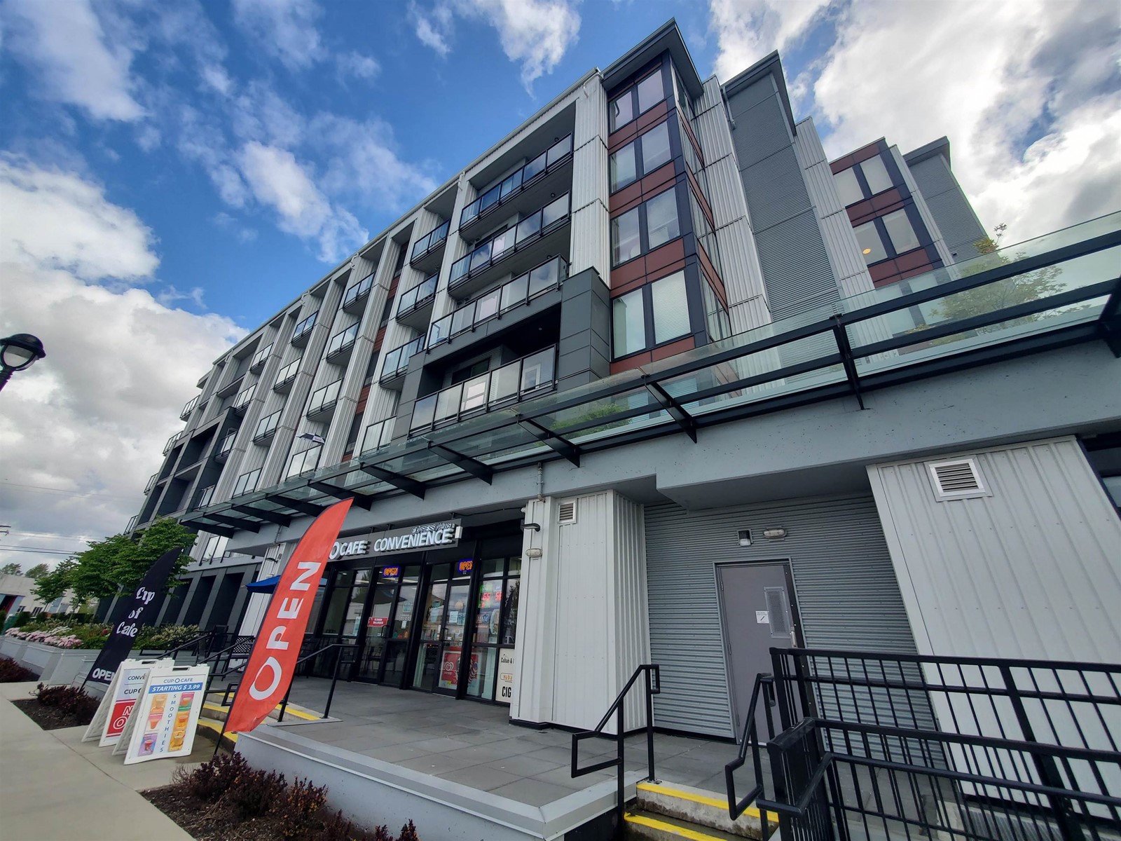 322 20360 Logan Avenue, Langley, British Columbia  V3A 0P5 - Photo 1 - R2986999