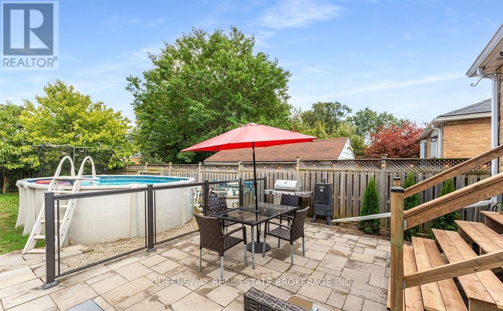 27 Charleston Road, Toronto, Ontario  M9B 4M6 - Photo 11 - W12019788