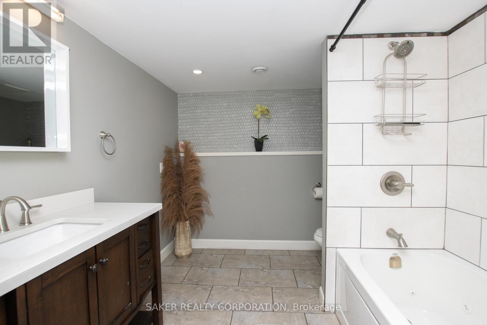 411 Albert Street, Strathroy-Caradoc, Ontario  N7G 1W8 - Photo 30 - X12123043