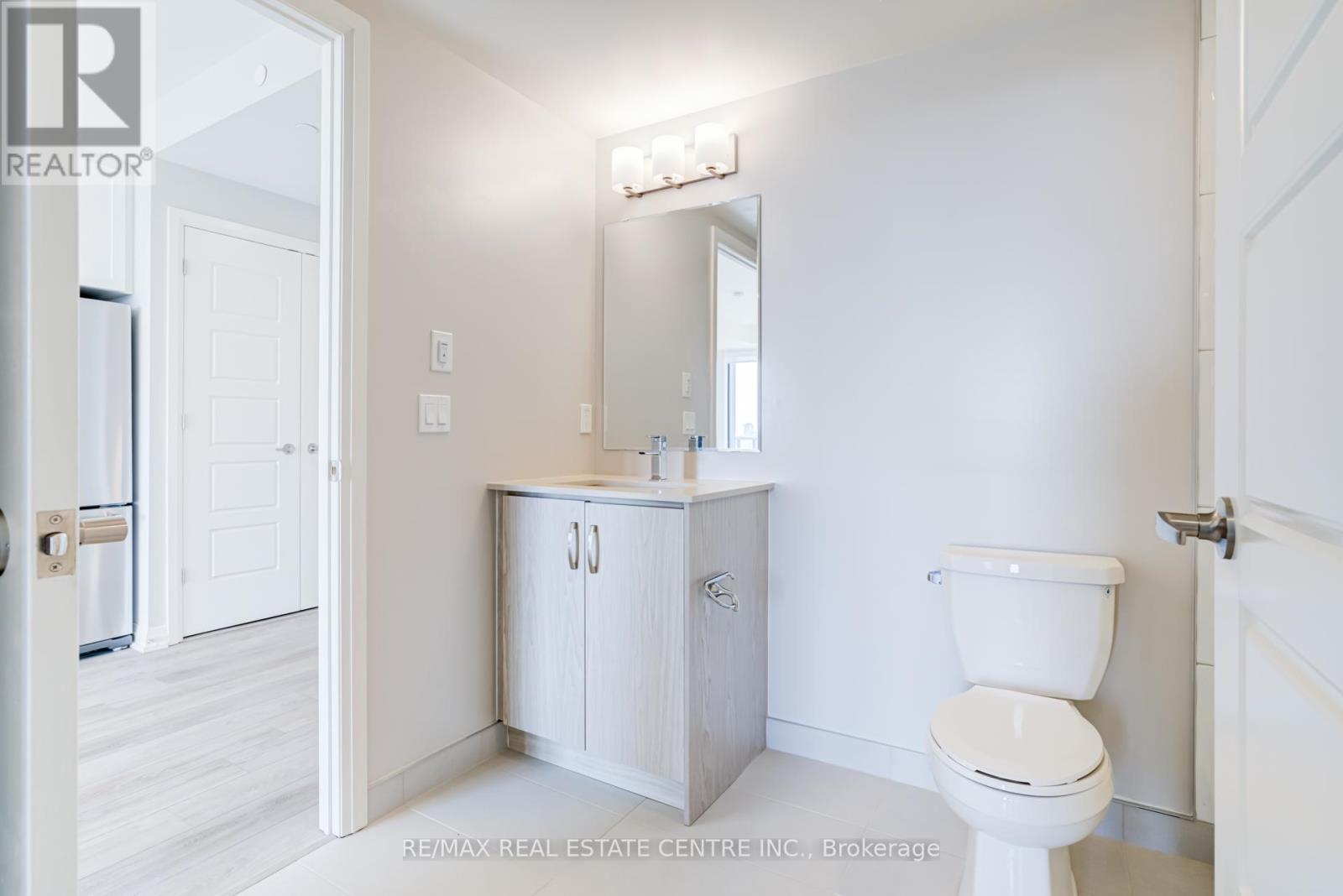 1110 - 3006 Willam Cutmore Boulevard, Oakville, Ontario  L6H 7V8 - Photo 12 - W12114142