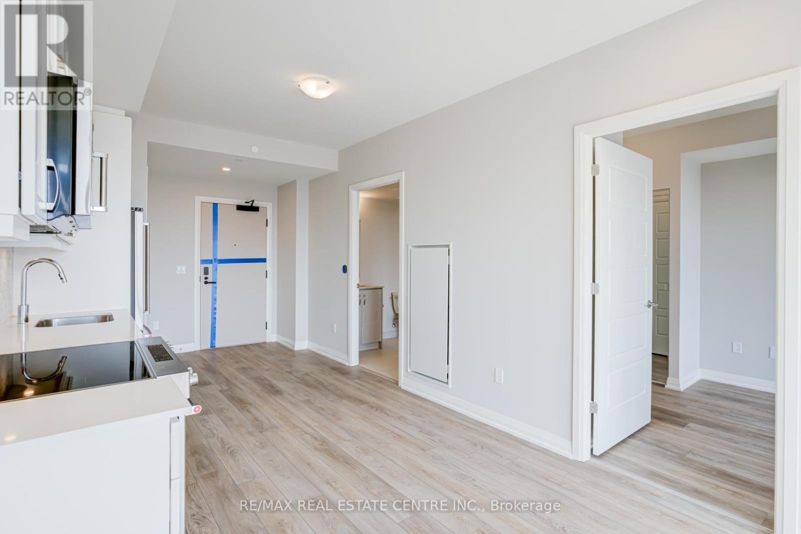 1110 - 3006 Willam Cutmore Boulevard, Oakville, Ontario  L6H 7V8 - Photo 7 - W12114142