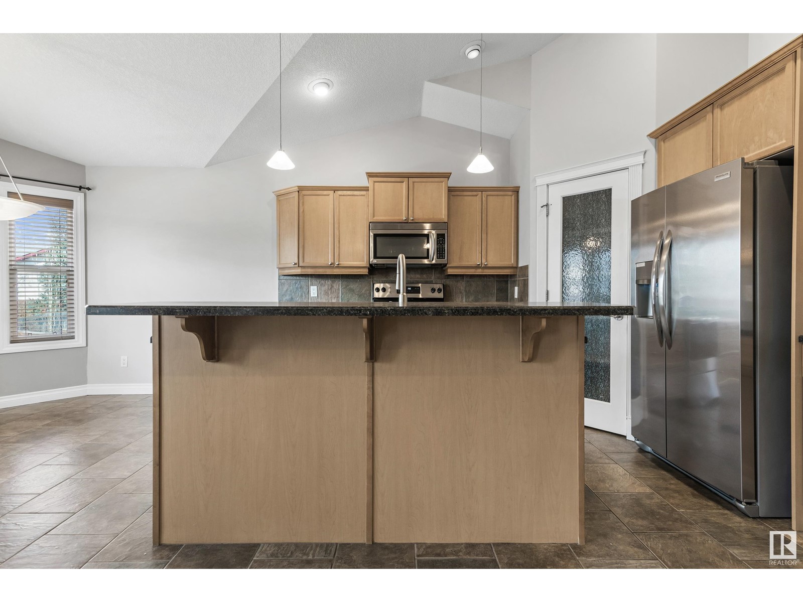 16228 51 St Nw, Edmonton, Alberta  T5Y 3K2 - Photo 9 - E4433994