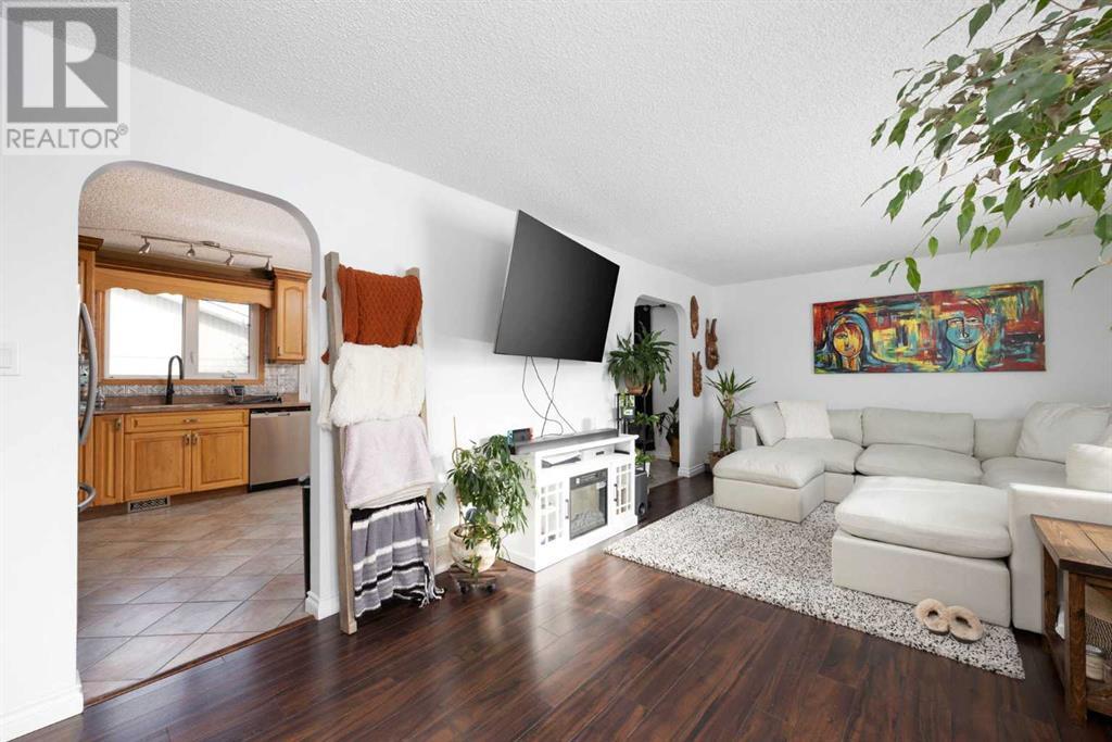 Property at 597 Beacon Hill Drive image 4