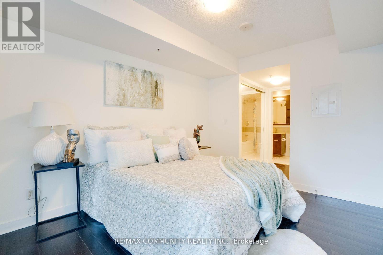 824 - 295 Adelaide Street W, Toronto, Ontario  M5V 0L4 - Photo 18 - C12123045
