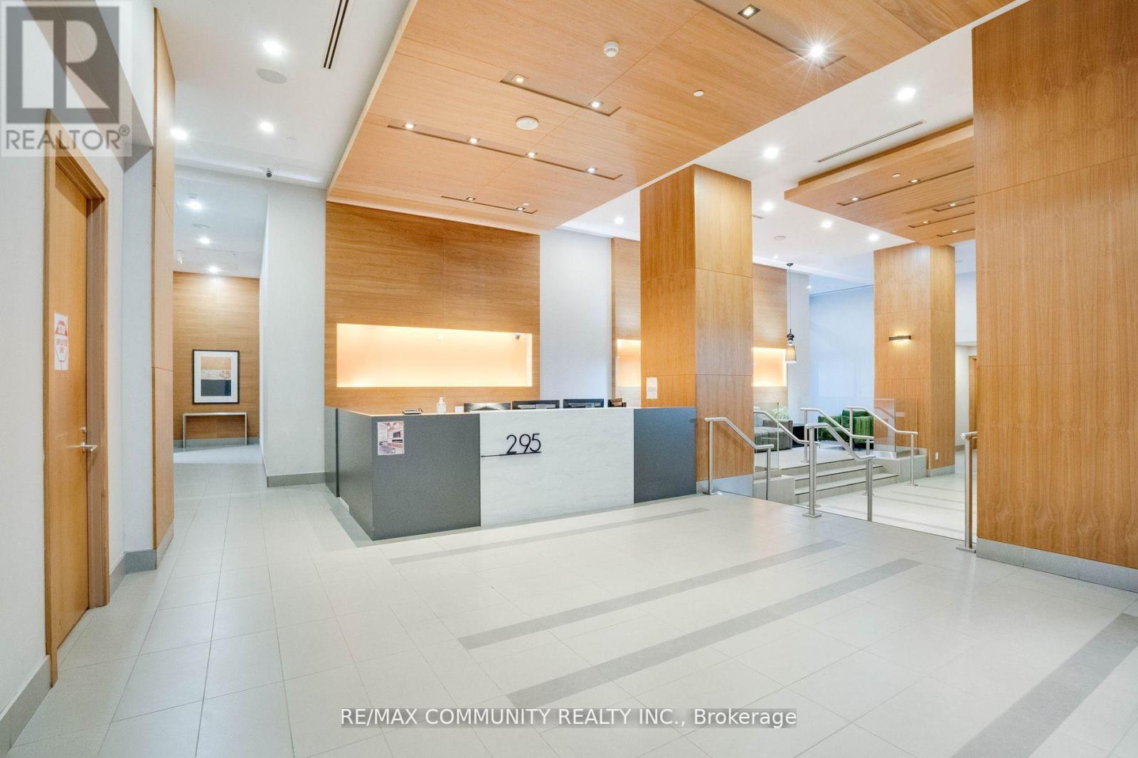 824 - 295 Adelaide Street W, Toronto, Ontario  M5V 0L4 - Photo 2 - C12123045