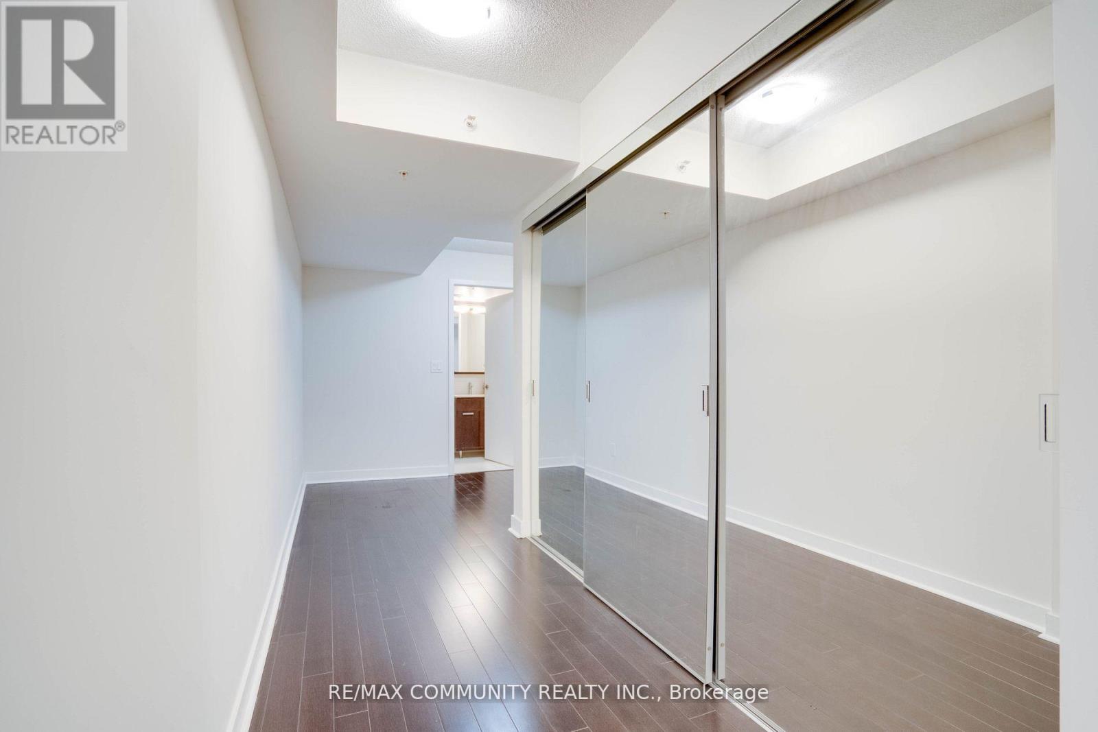 824 - 295 Adelaide Street W, Toronto, Ontario  M5V 0L4 - Photo 4 - C12123045