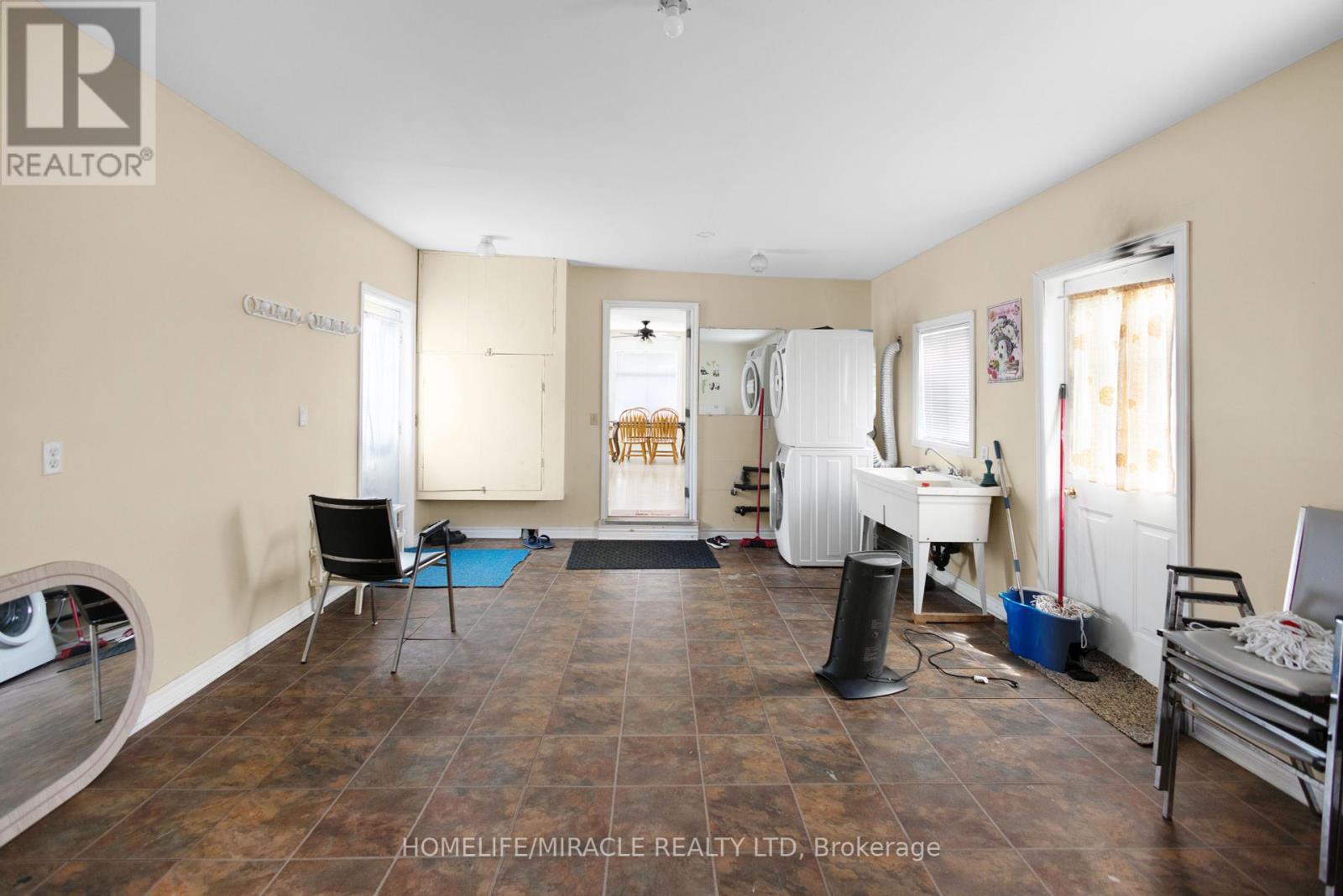 1516 Fairgrounds Road, Clearview, Ontario  L0M 1S0 - Photo 17 - S12122542