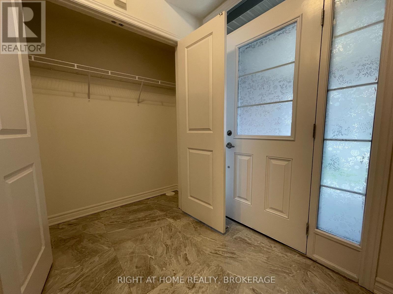 1174 Restivo Lane, Milton, Ontario  L9E 1N8 - Photo 7 - W12121946